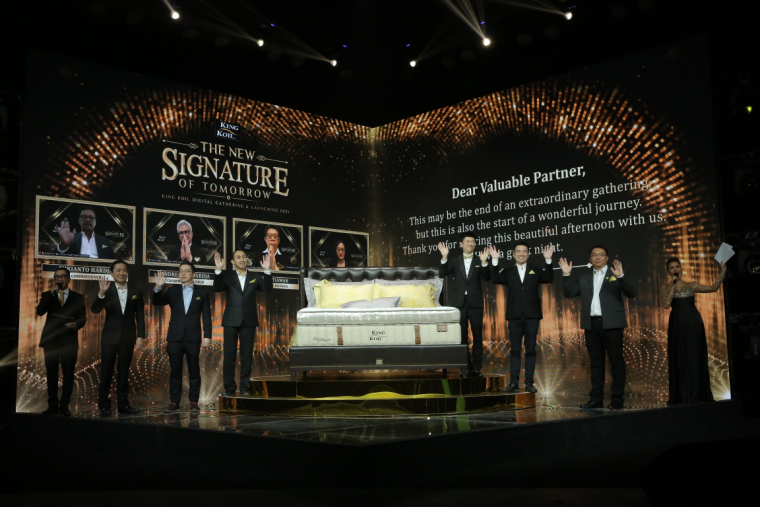 Jajaran direksi PT DAP memperkenalkan King Koil Signature Gold Series