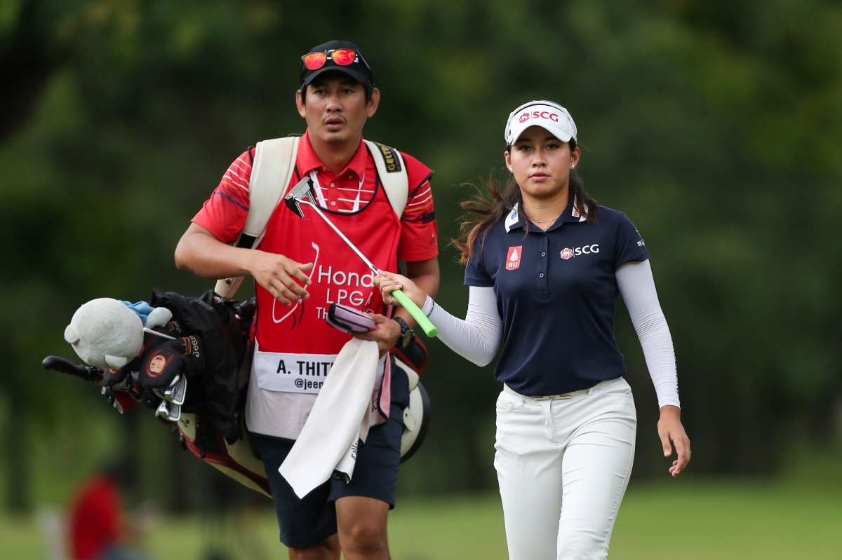 Atthaya Thitikul tampil gemilang dan berada di puncak klasemen Honda LPGA Thailand.