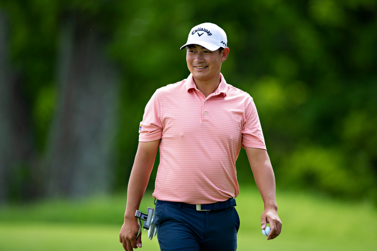 Carl Yuan meraih finis T2 pada Simmons Bank Open for the Snedeker Foundation 2021.