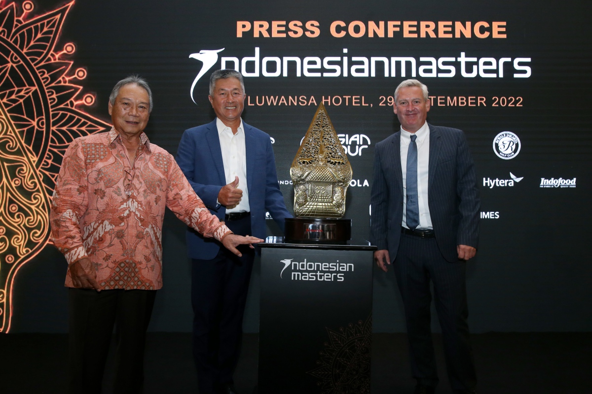 Hendro Sutandi, Jimmy Masrin, dan David Rollo.