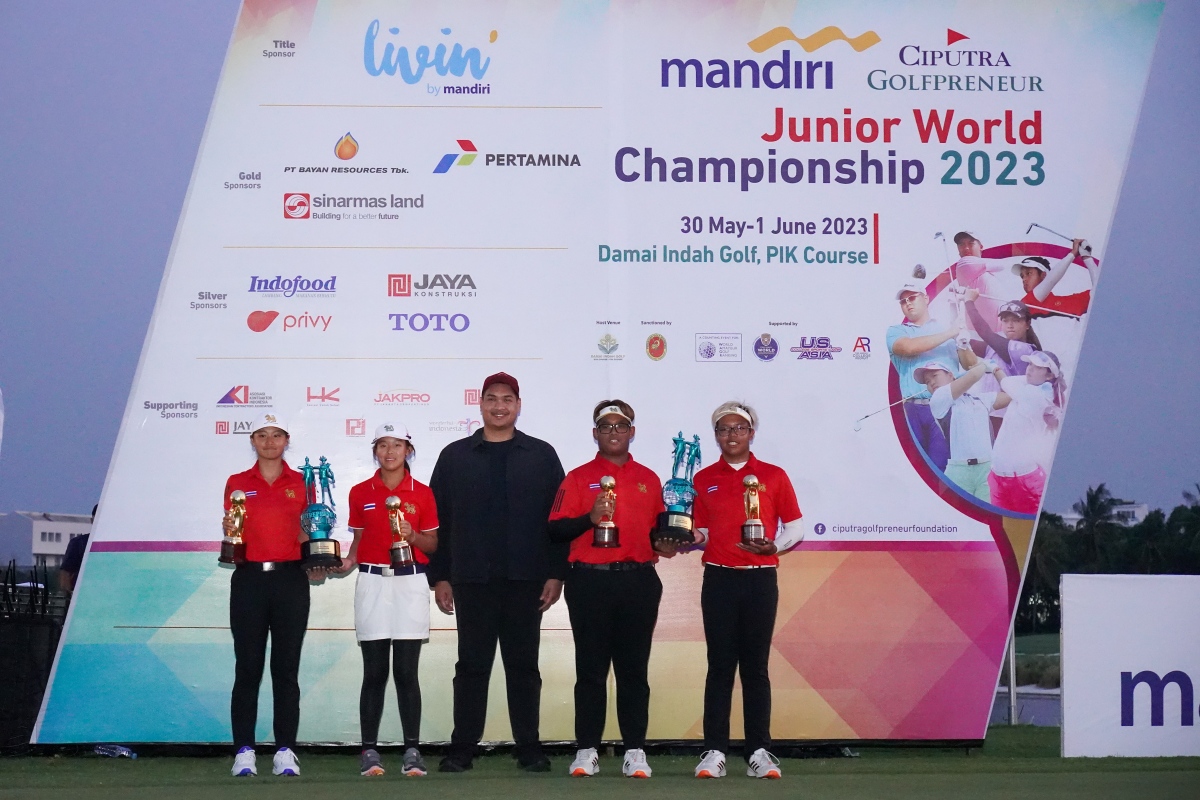 Menpora Dito Aryotedjo dan Juara Beregu, Mandiri CGJWC 2023.